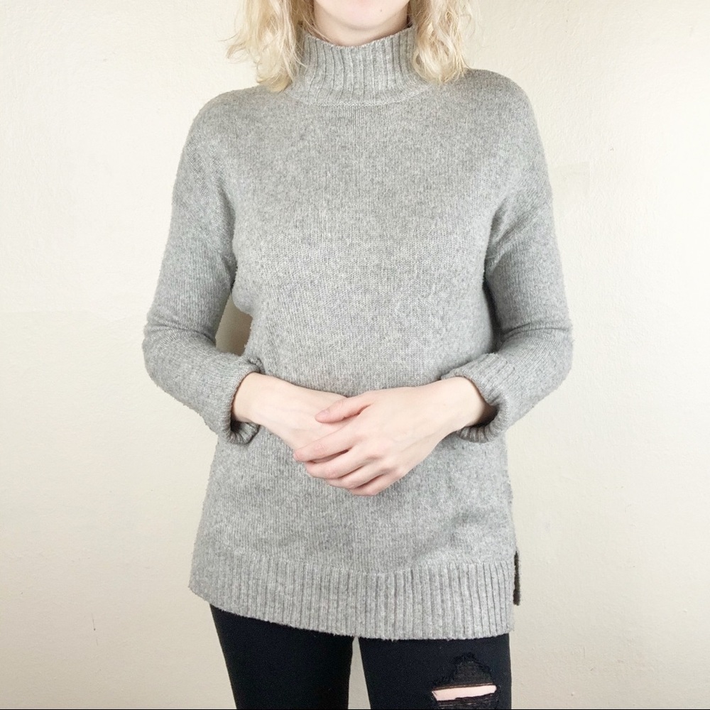 Gray gap mock neck knit sweater